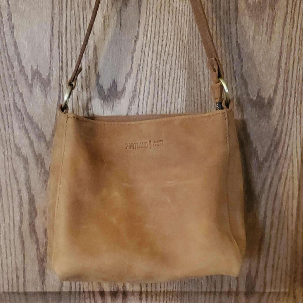 Portland Leather Dakota Triangle Bag
